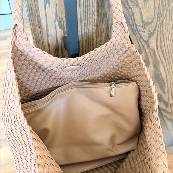 Amazon Tan Woven Hobo Bag - Picture 2 of 2